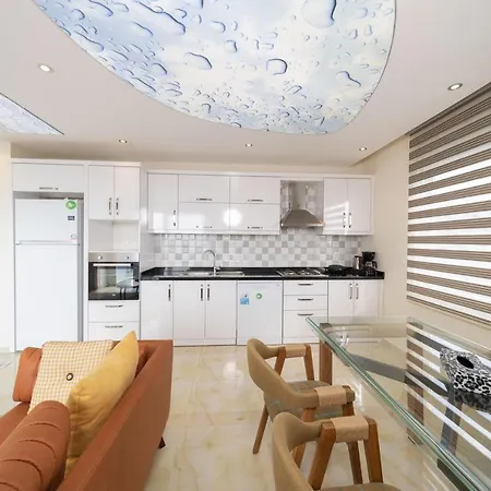Spacious Apartment With Sea View In Alanya דירה